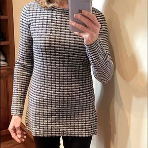 Theory long sleeve tunic sweater. Size S/P